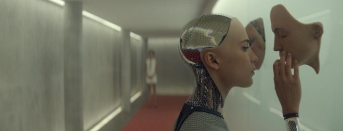 Трейлер фантастического фильма "Из машины"