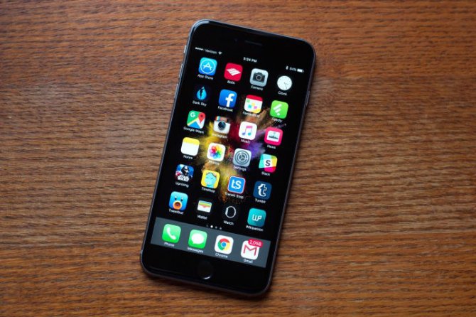 iPhone 6s Plus большой но очень красивый смартфон