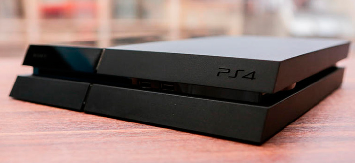 Первые изображения PS4 Slim