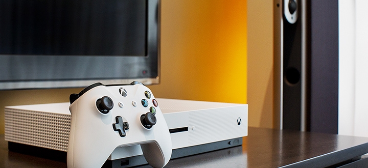 Microsoft выпустит еще два «бандла» Xbox One S с Gears of War 4
