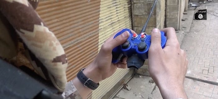 Playstation 2 сражается на стороне ИГИЛ