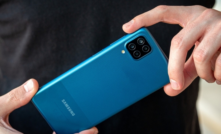 Samsung Galaxy A12 - хороший бюджетный телефон